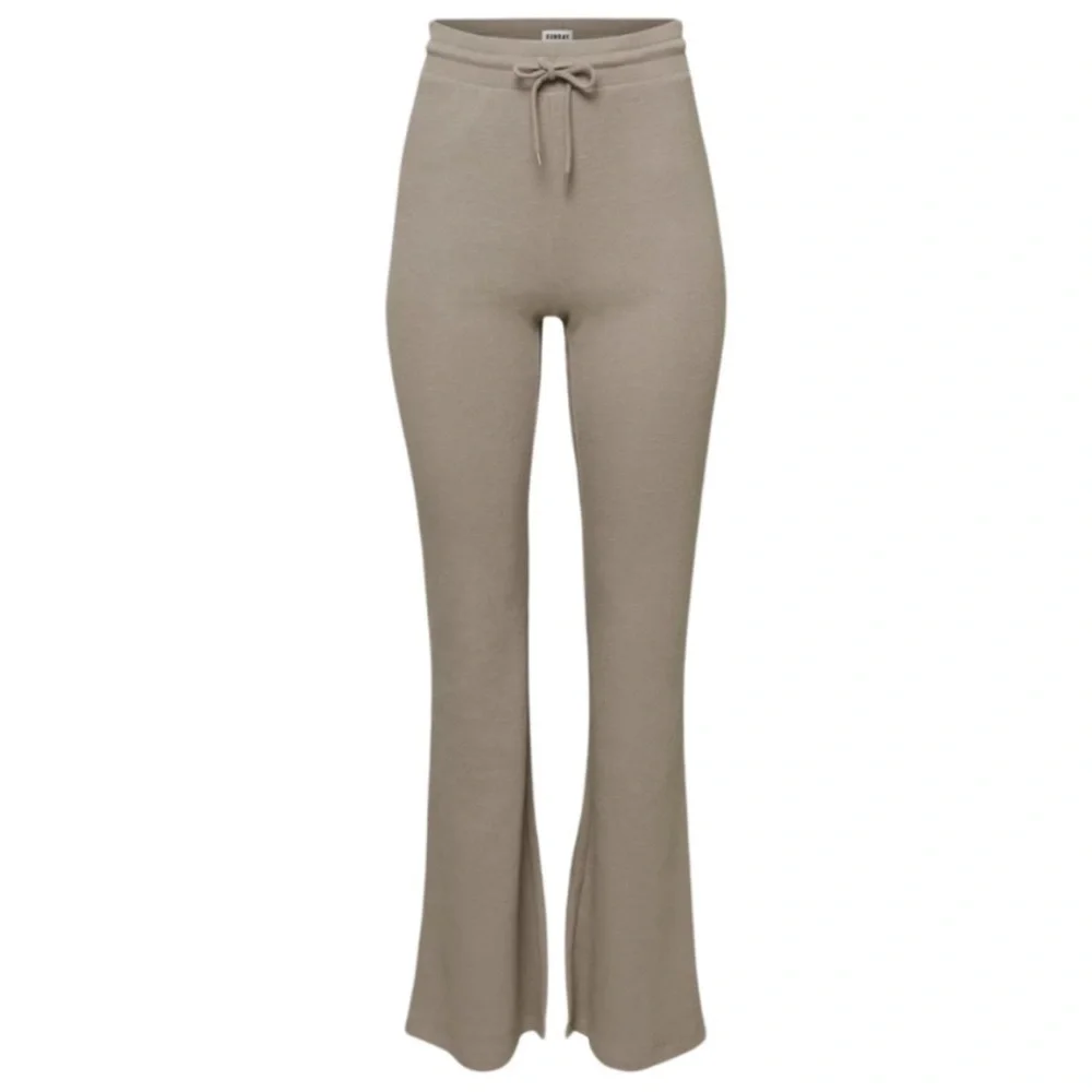 Aritzia Sunday Best Taupe Baby Waffle Flare Lounge Pants, new without tags
